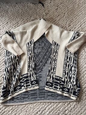 BCBG Max Azria cream  and Black Patterned Open-Front Women's Sweater S/M